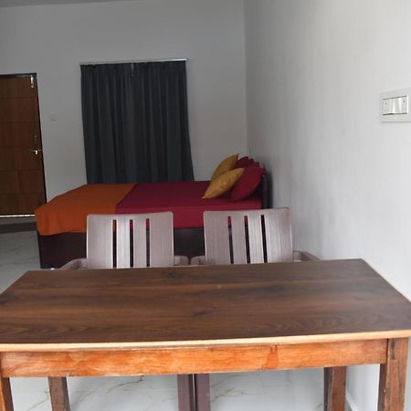 Gundappa Cafe Gokarna Kudle Beach Екстериор снимка