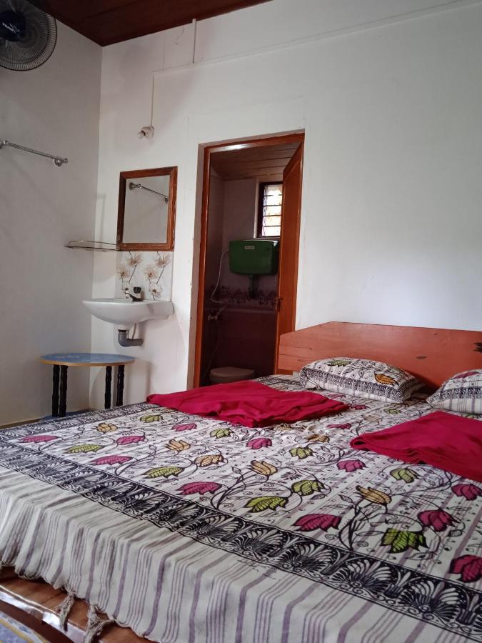 Gundappa Cafe Gokarna Kudle Beach Екстериор снимка