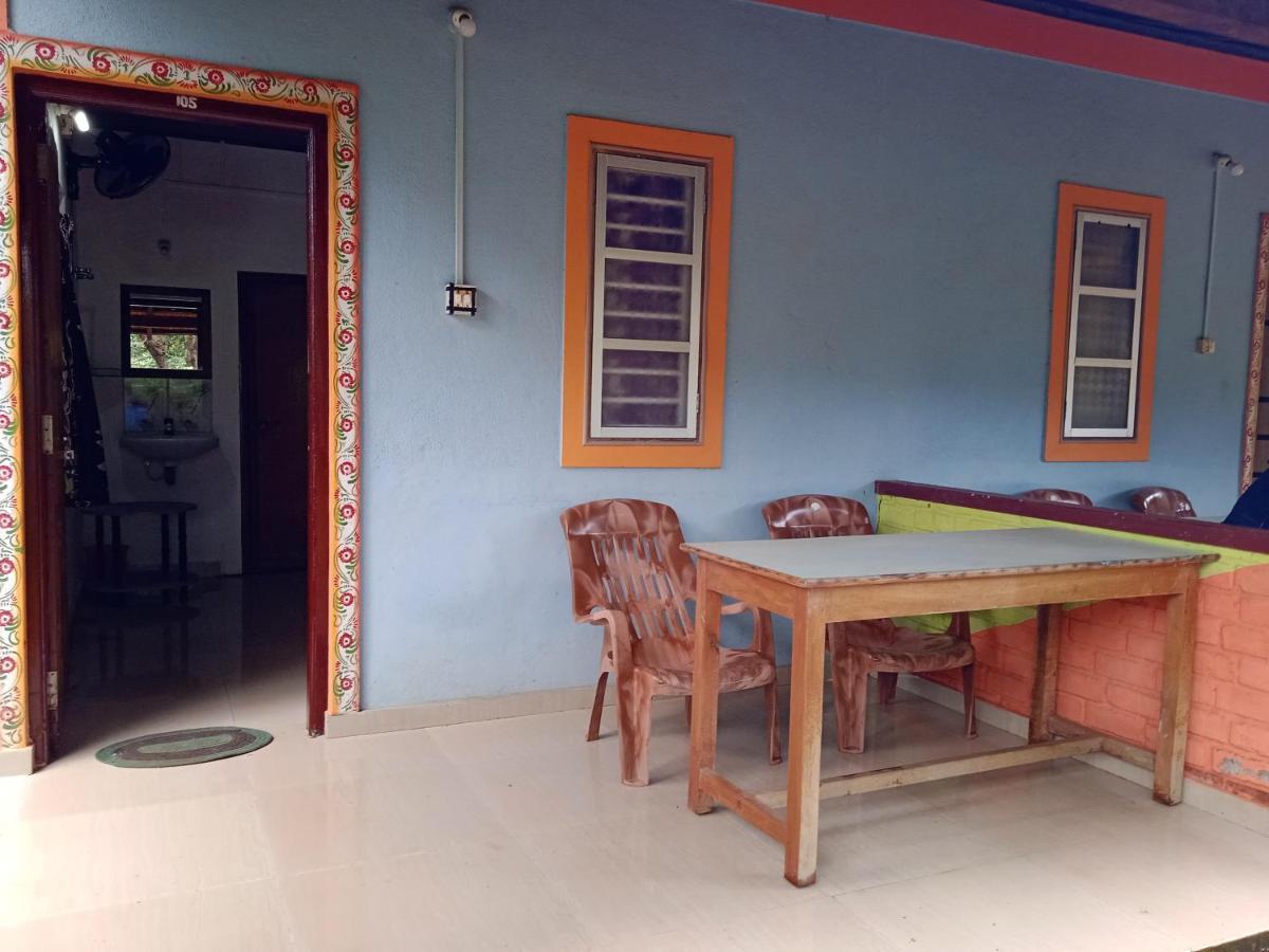 Gundappa Cafe Gokarna Kudle Beach Екстериор снимка