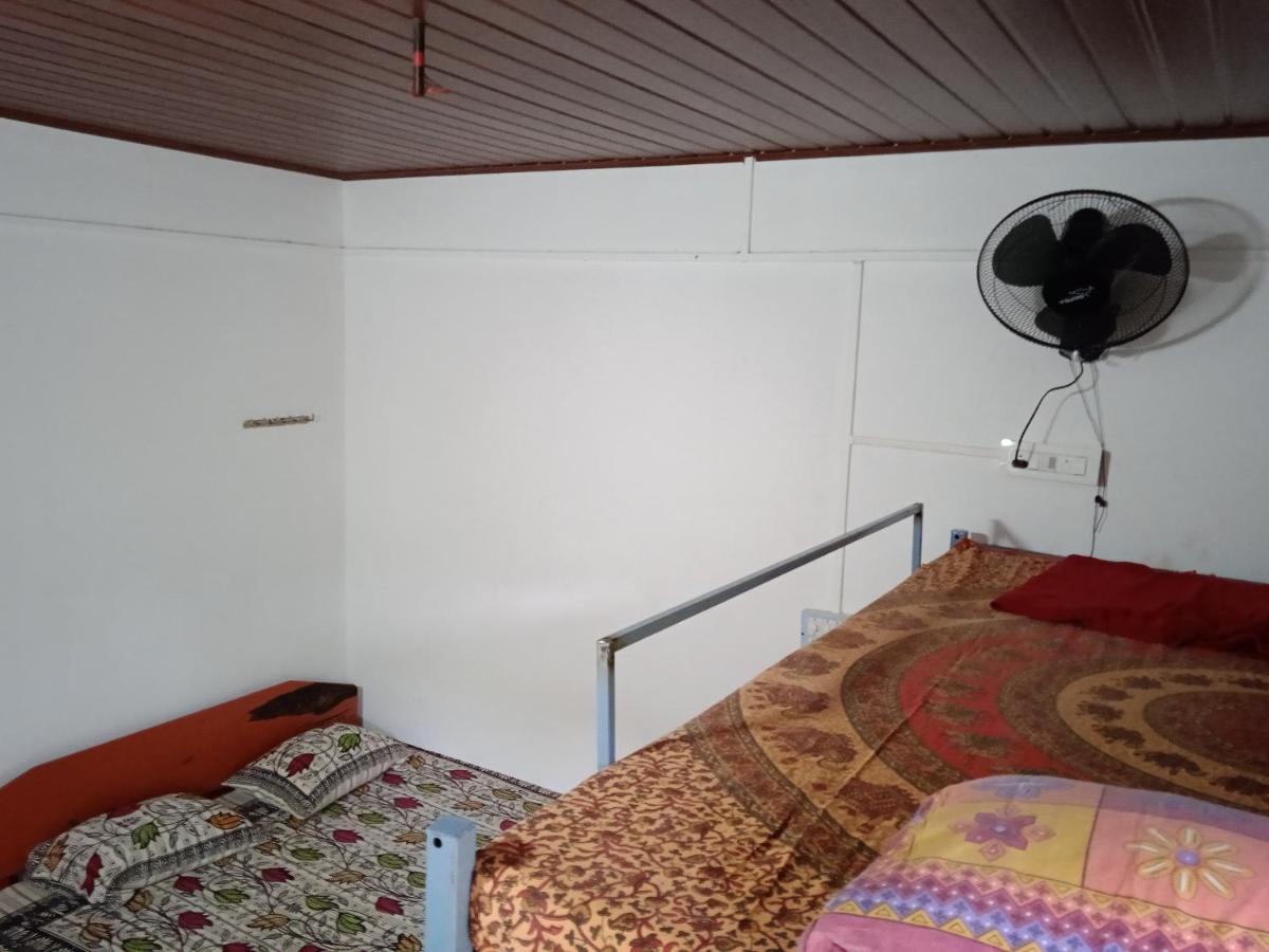Gundappa Cafe Gokarna Kudle Beach Екстериор снимка