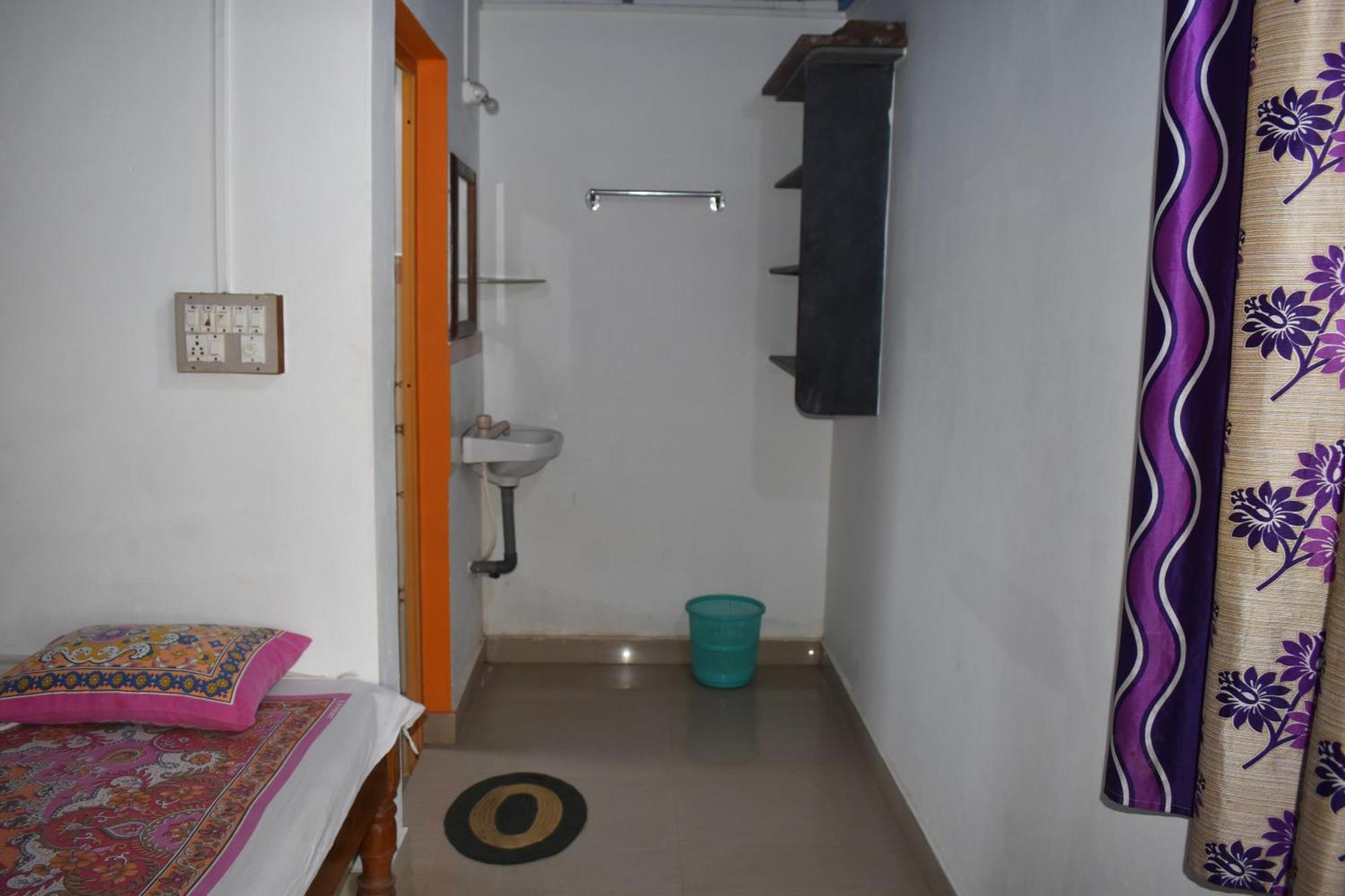 Gundappa Cafe Gokarna Kudle Beach Екстериор снимка