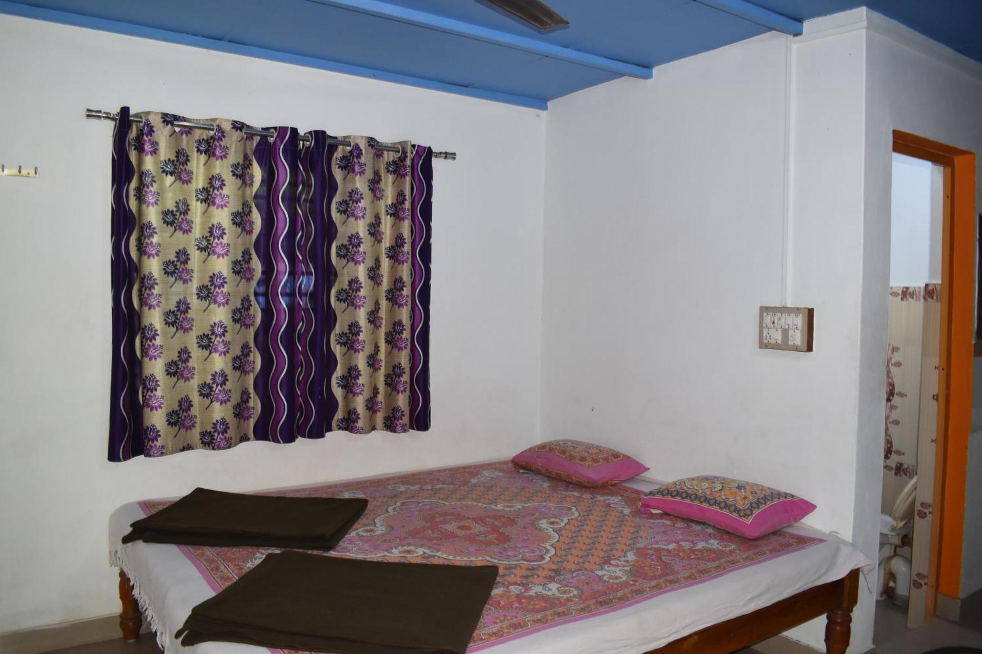 Gundappa Cafe Gokarna Kudle Beach Екстериор снимка