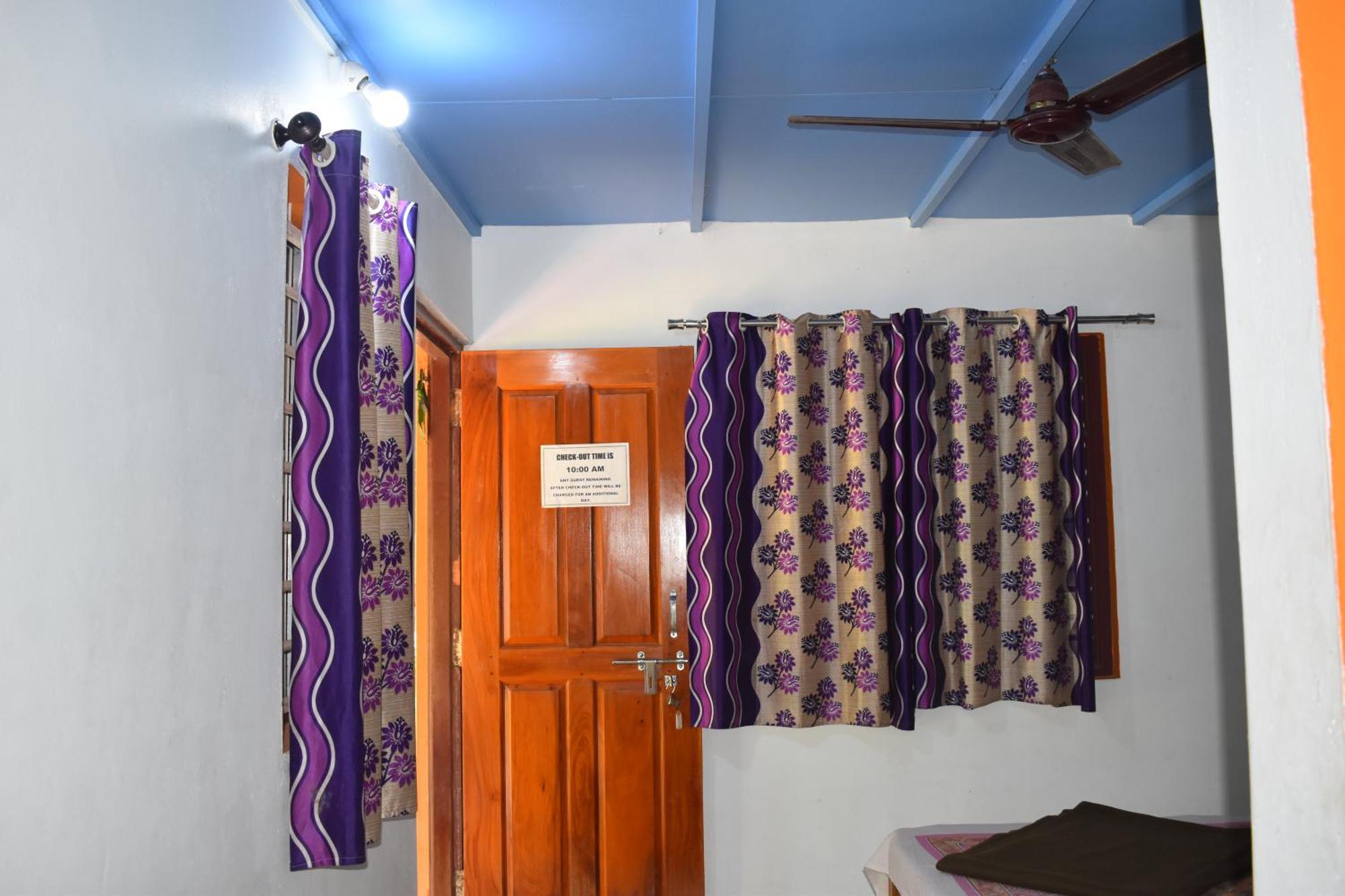 Gundappa Cafe Gokarna Kudle Beach Екстериор снимка